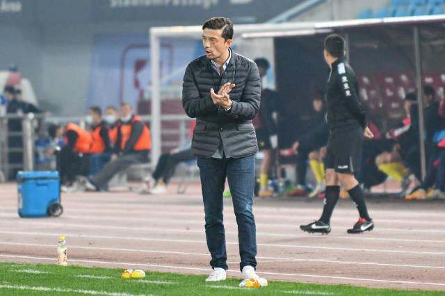 开云体育app-谢晖的两种声音